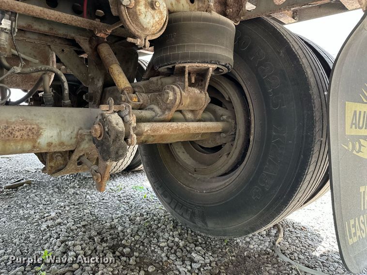 image for item DF8617 1999 Fruehuaf dry van trailer