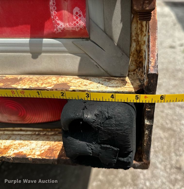 image for item DF8617 1999 Fruehuaf dry van trailer