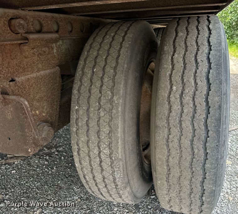 image for item DF8617 1999 Fruehuaf dry van trailer