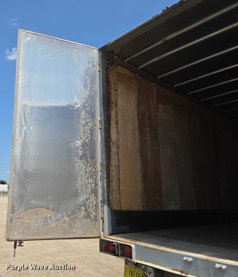 image for item DF8618 2000 Pines 7411TP-SAX dry van trailer