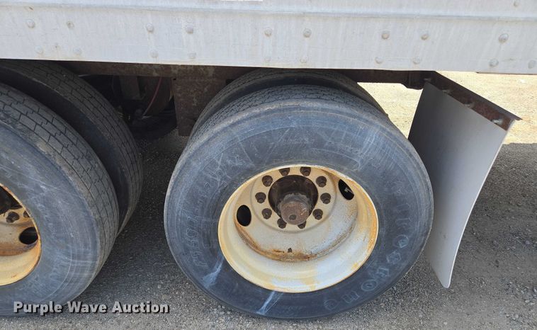 image for item DF8618 2000 Pines 7411TP-SAX dry van trailer