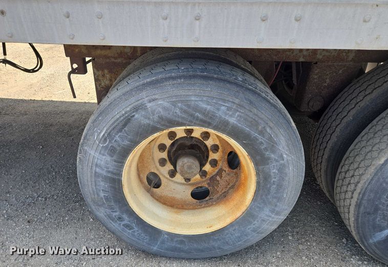 image for item DF8618 2000 Pines 7411TP-SAX dry van trailer