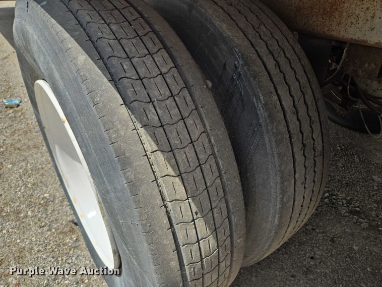 image for item DF8619 2000 Lufkin TFV-IPST dry van trailer