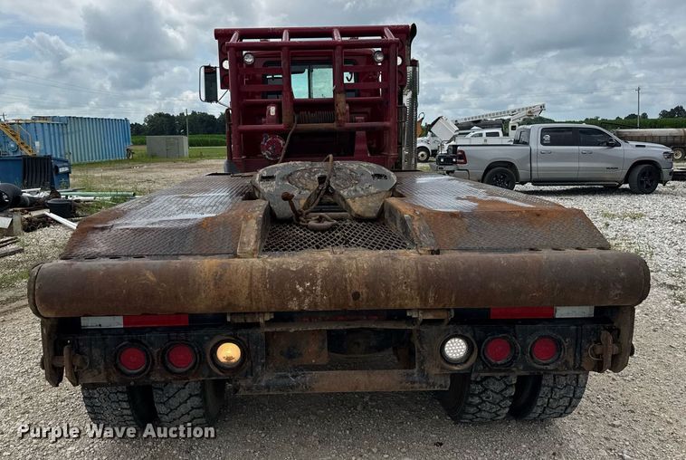 image for item DI9821 1998 Mack RD690S winch truck