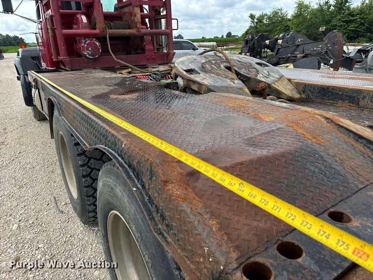 image for item DI9821 1998 Mack RD690S winch truck