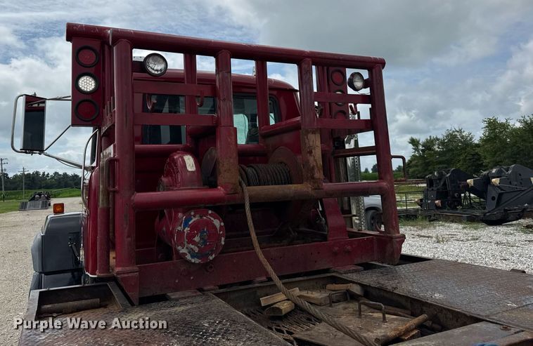 image for item DI9821 1998 Mack RD690S winch truck