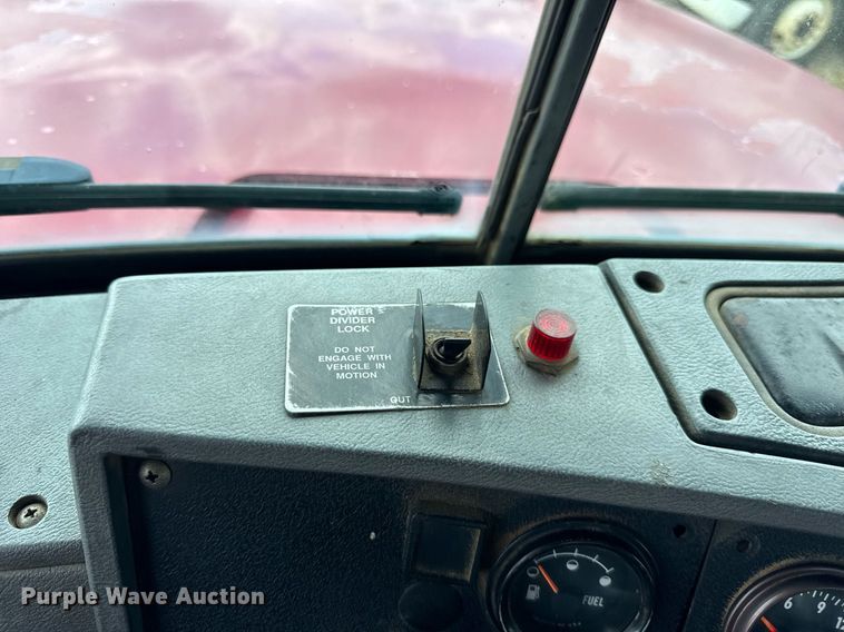 image for item DI9821 1998 Mack RD690S winch truck