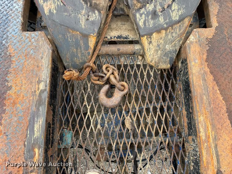 image for item DI9821 1998 Mack RD690S winch truck