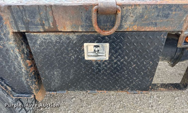 image for item DI9821 1998 Mack RD690S winch truck