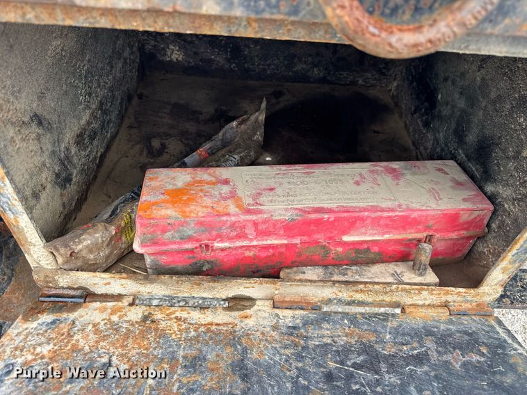 image for item DI9821 1998 Mack RD690S winch truck