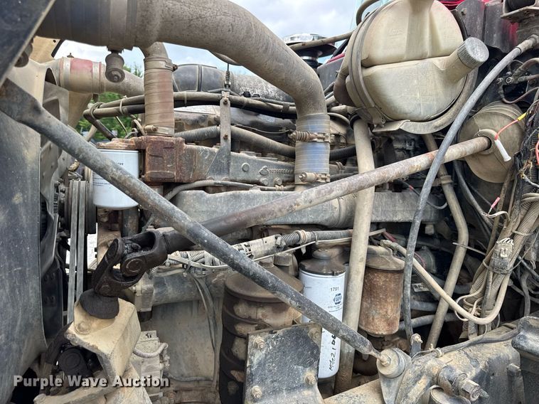 image for item DI9821 1998 Mack RD690S winch truck