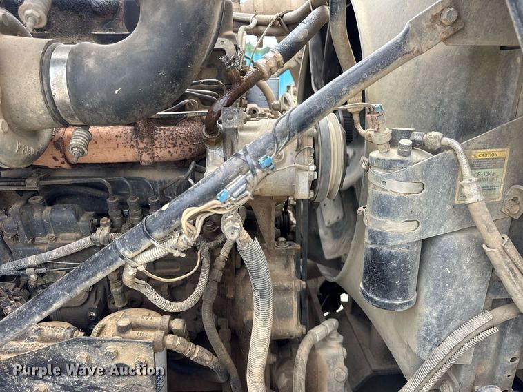 image for item DI9821 1998 Mack RD690S winch truck