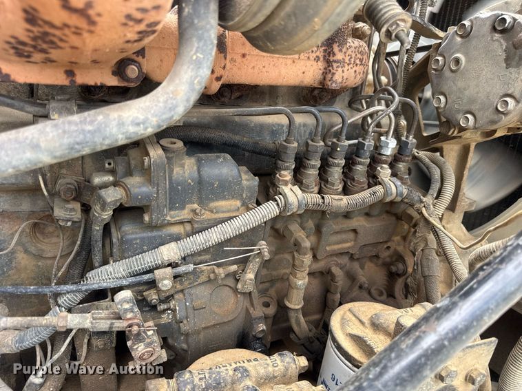 image for item DI9821 1998 Mack RD690S winch truck