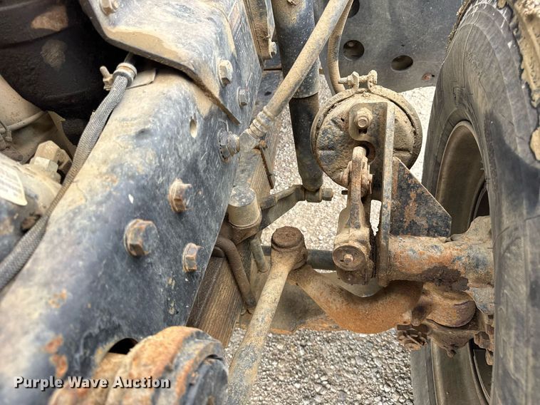 image for item DI9821 1998 Mack RD690S winch truck