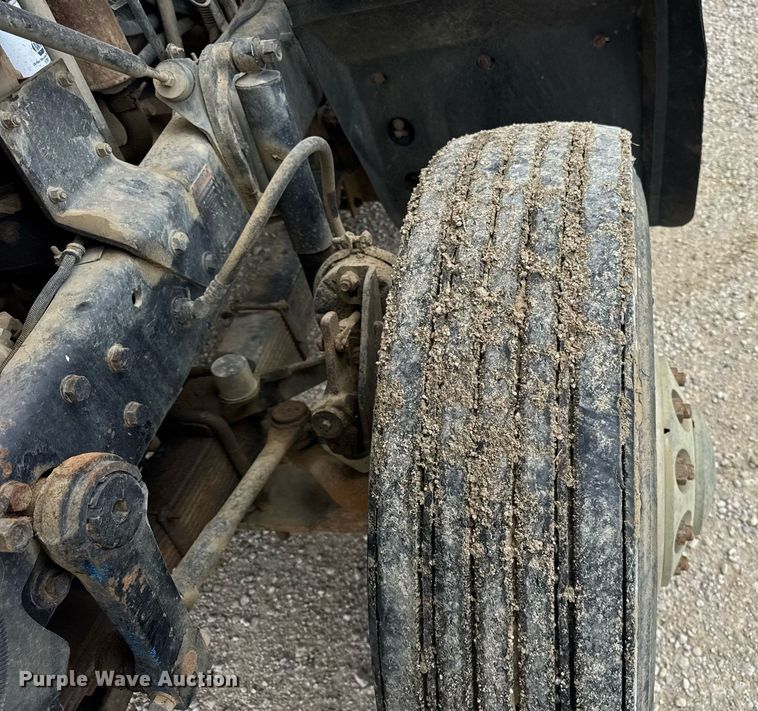 image for item DI9821 1998 Mack RD690S winch truck