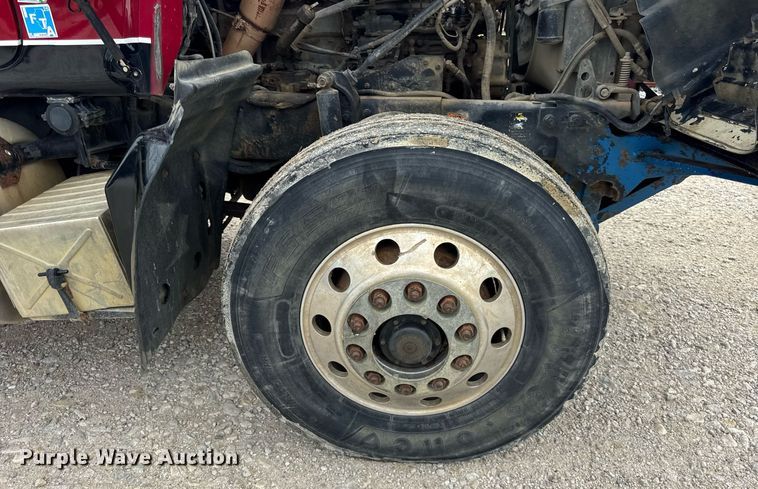 image for item DI9821 1998 Mack RD690S winch truck