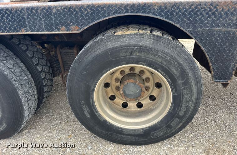 image for item DI9821 1998 Mack RD690S winch truck