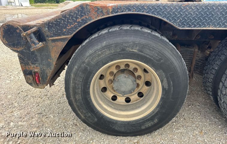 image for item DI9821 1998 Mack RD690S winch truck