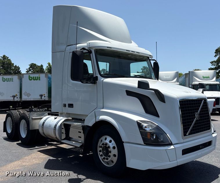 image for item DM1955 2018 Volvo Truck VNL Day cab