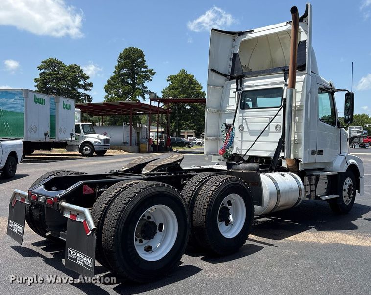image for item DM1955 2018 Volvo Truck VNL Day cab
