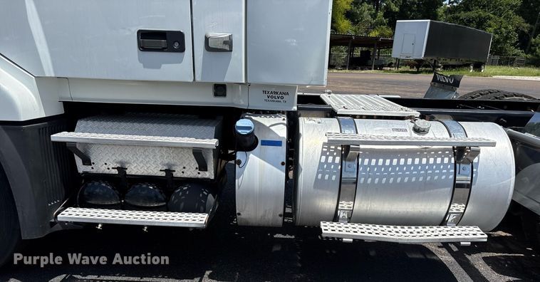 image for item DM1955 2018 Volvo Truck VNL Day cab