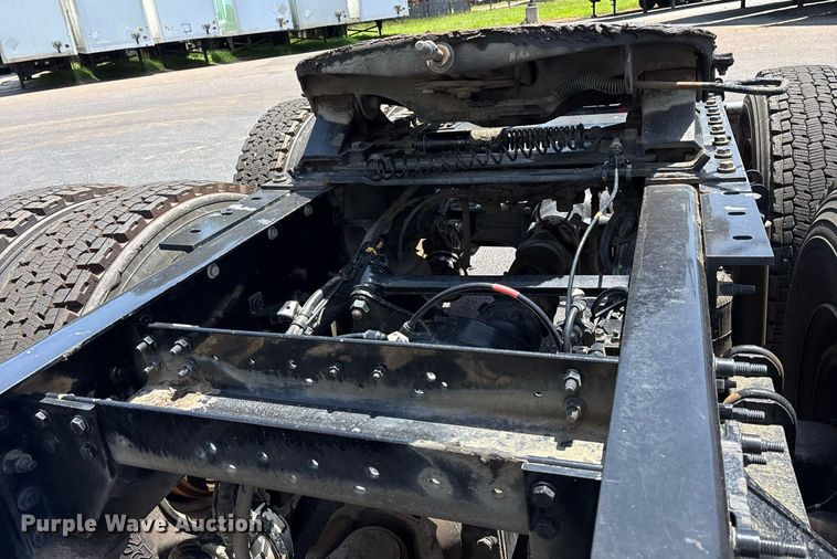 image for item DM1955 2018 Volvo Truck VNL Day cab