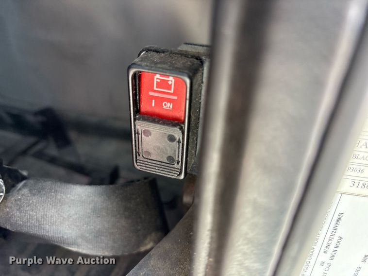 image for item DM1955 2018 Volvo Truck VNL Day cab