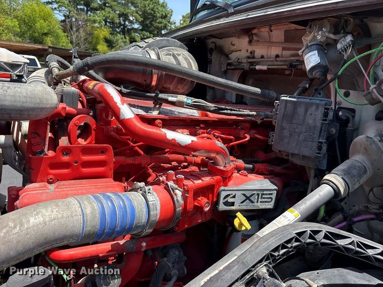 image for item DM1955 2018 Volvo Truck VNL Day cab