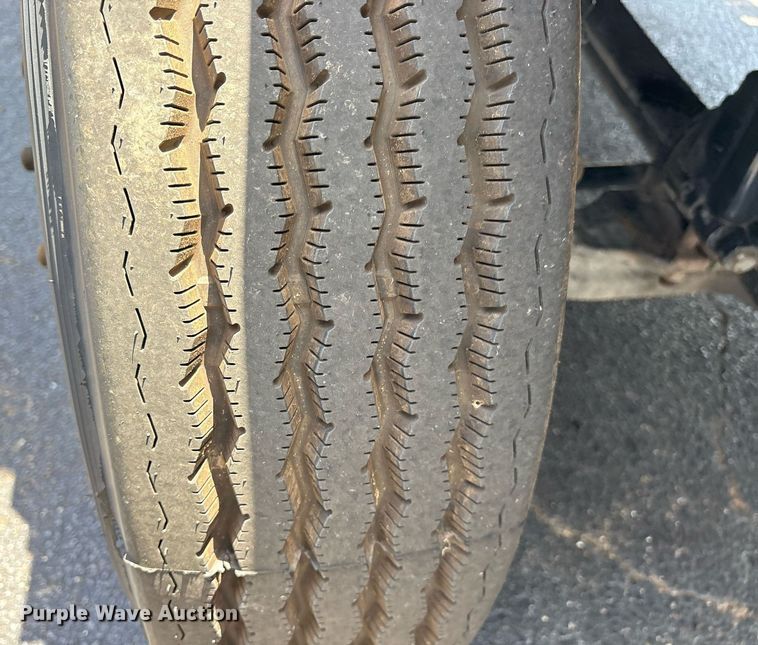 image for item DM1955 2018 Volvo Truck VNL Day cab