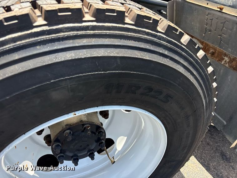 image for item DM1955 2018 Volvo Truck VNL Day cab