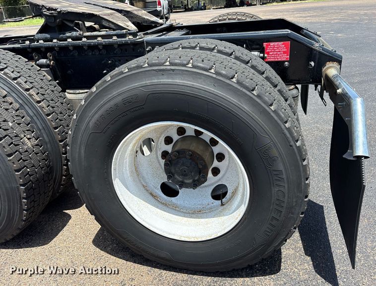 image for item DM1955 2018 Volvo Truck VNL Day cab