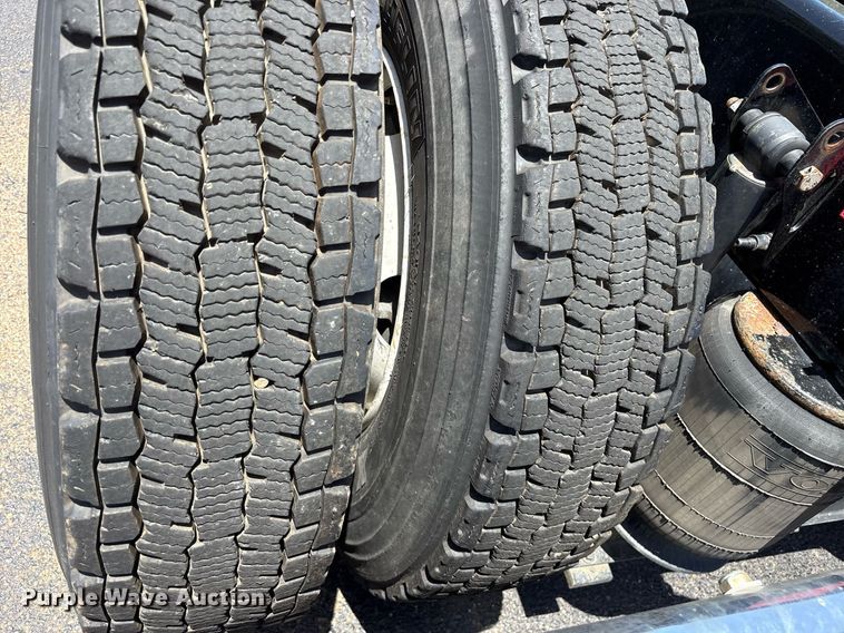 image for item DM1955 2018 Volvo Truck VNL Day cab