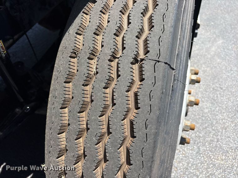 image for item DM1955 2018 Volvo Truck VNL Day cab