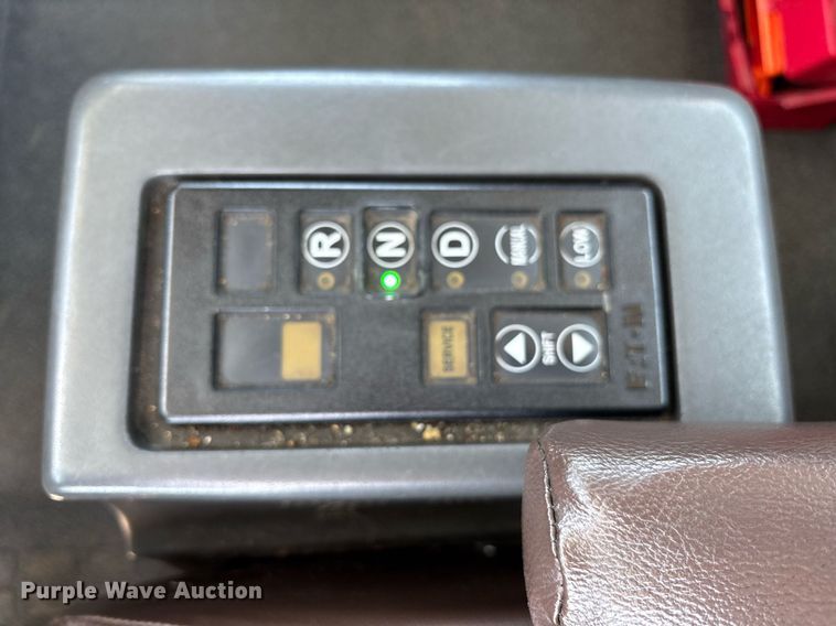 image for item DM1956 2018 Volvo VNL semi truck