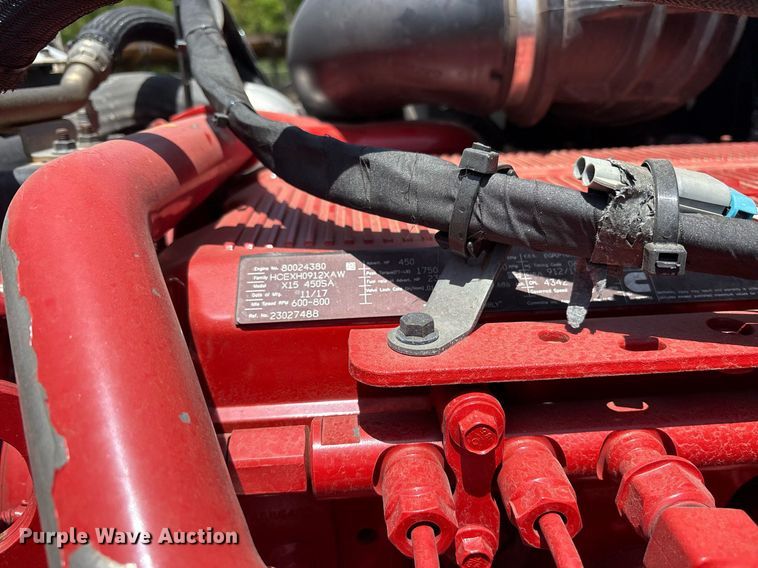 image for item DM1956 2018 Volvo VNL semi truck