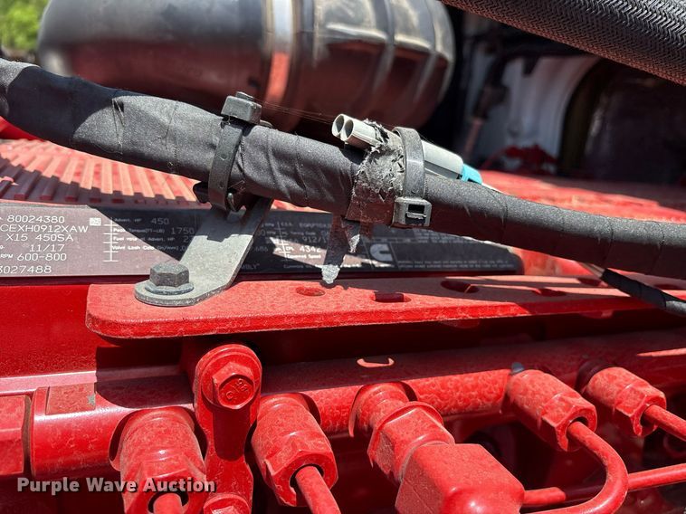 image for item DM1956 2018 Volvo VNL semi truck