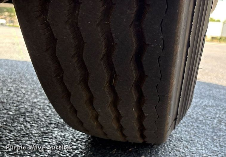 image for item DM1956 2018 Volvo VNL semi truck