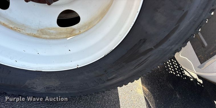 image for item DM1956 2018 Volvo VNL semi truck