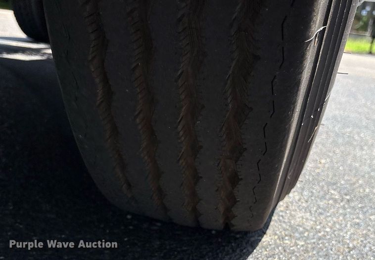 image for item DM1956 2018 Volvo VNL semi truck