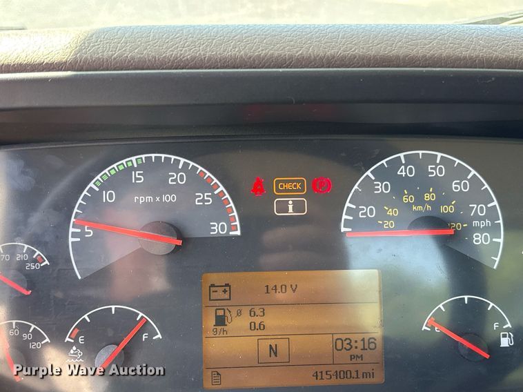 image for item DM1957 2018 Volvo VNL semi truck