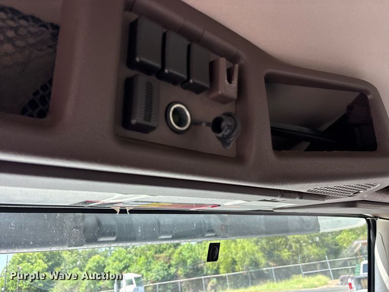 image for item DM1957 2018 Volvo VNL semi truck