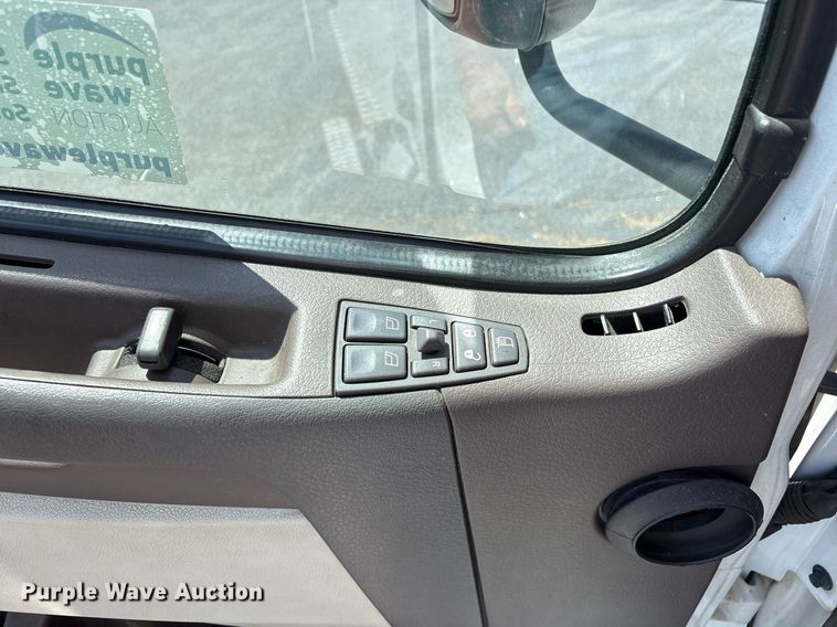 image for item DM1957 2018 Volvo VNL semi truck