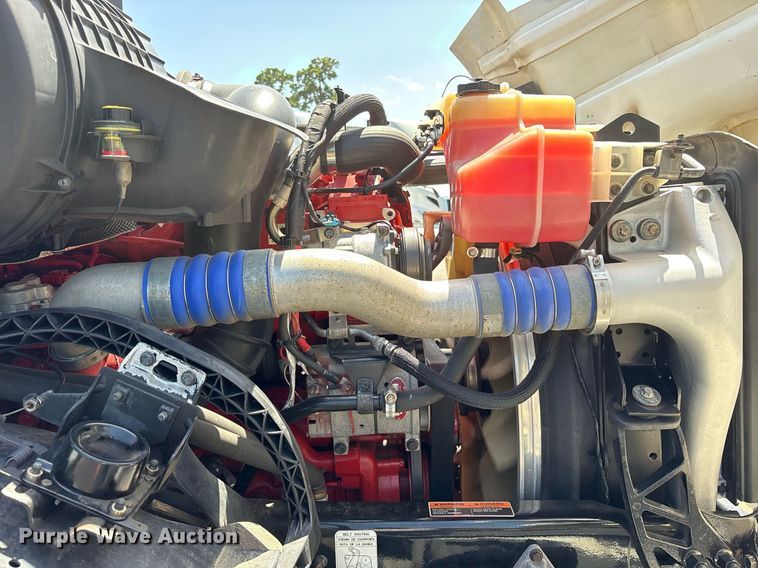 image for item DM1957 2018 Volvo VNL semi truck