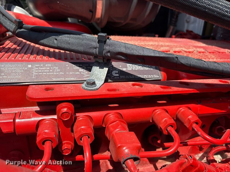 image for item DM1957 2018 Volvo VNL semi truck