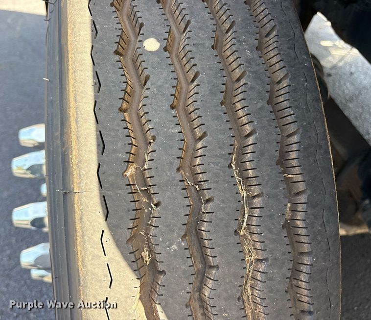 image for item DM1957 2018 Volvo VNL semi truck