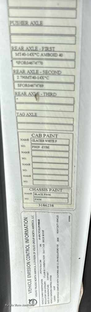 image for item DM1957 2018 Volvo VNL semi truck