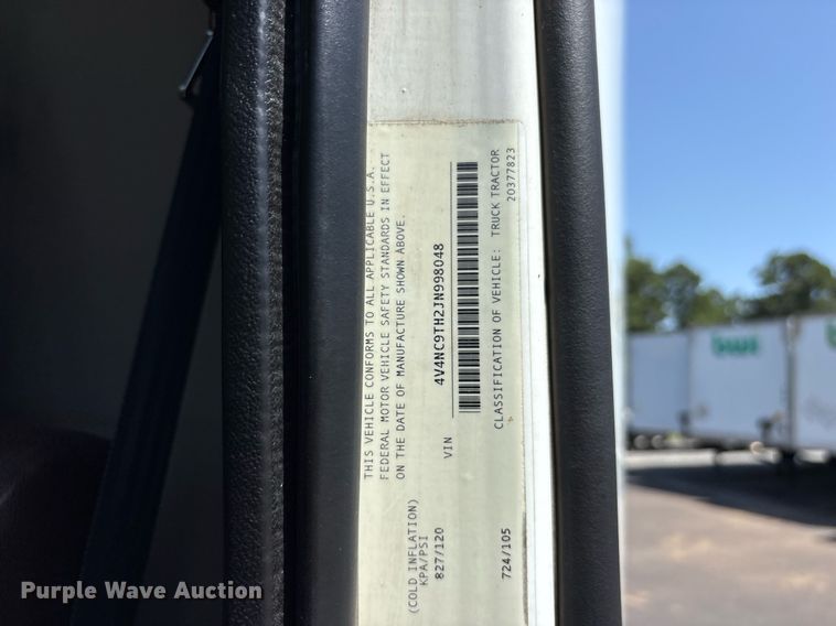 image for item DM1957 2018 Volvo VNL semi truck