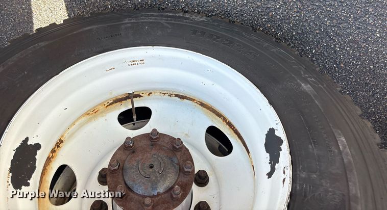 image for item DM1958 2018 Volvo VNL semi truck