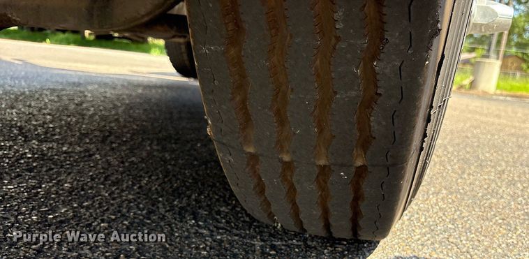 image for item DM1958 2018 Volvo VNL semi truck