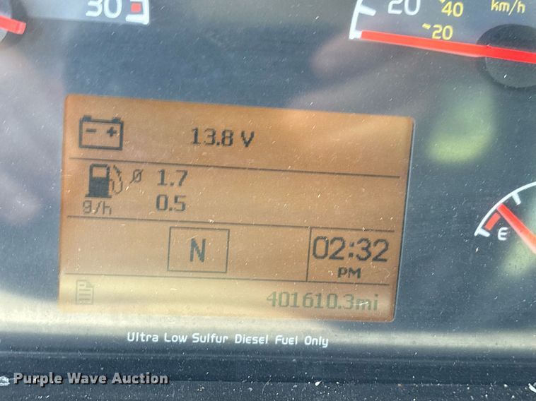 image for item DM1958 2018 Volvo VNL semi truck